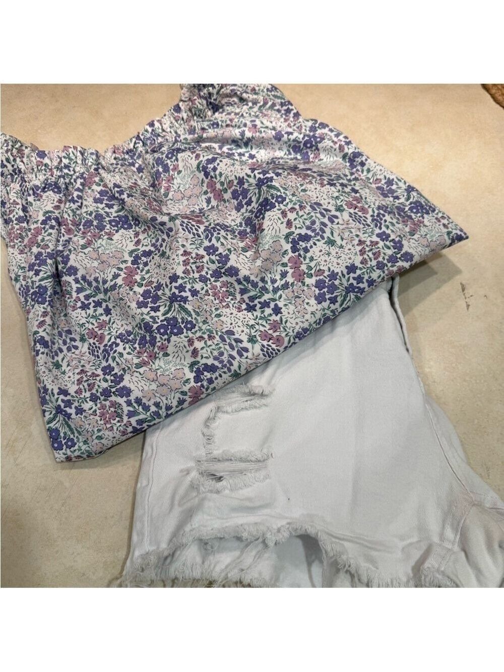 SHEIN Women’s Floral Bell Sleeve Loose Fit Top Size Medium - Picture 8 of 8